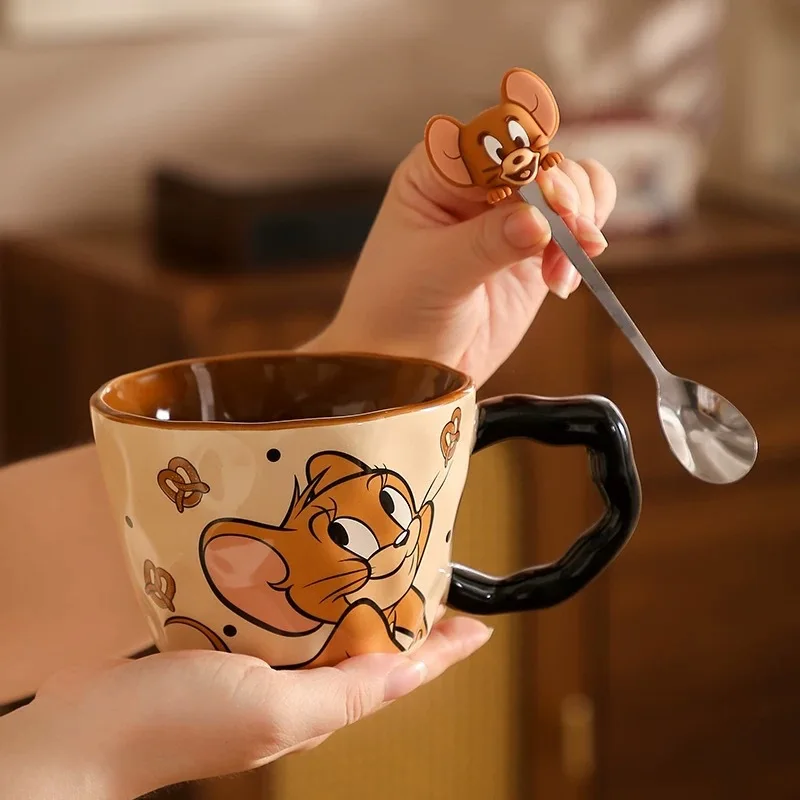 Toms and Jerrys Cartoon 530ml Cute Cartoon Ceramics Mug Household Drinkware Milk Cup Creative Office Office Water Cups Gift view 2