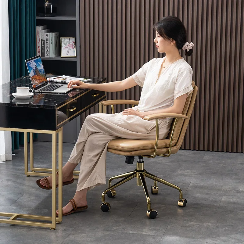 Kursi Kantor Mewah Ringan Kulit Desain Komputer Modern Kursi Kantor Nordik Pernapasan Dapat Disesuaikan Perabotan Rumah Silla Gamer