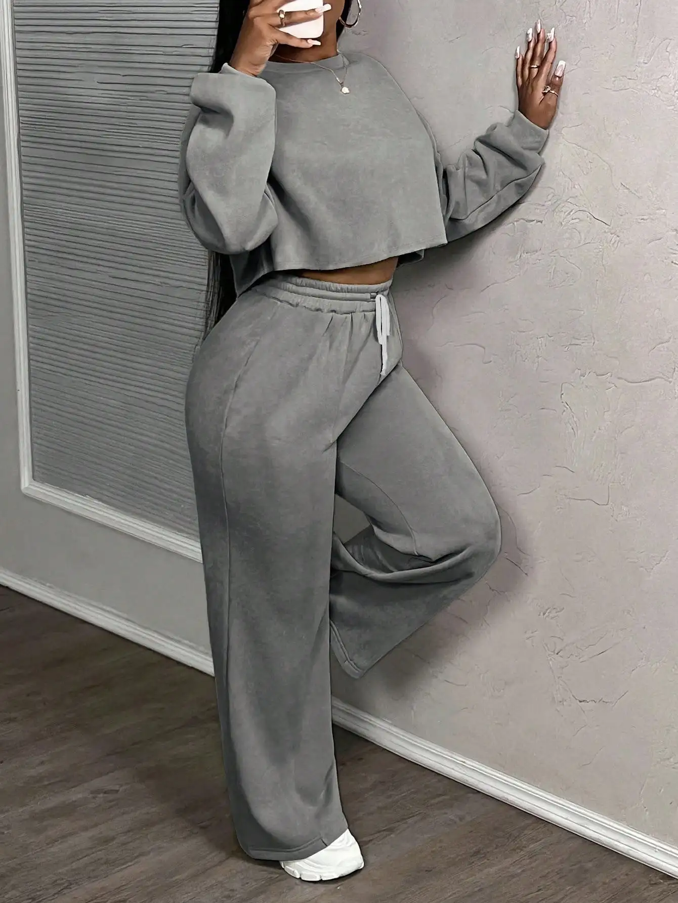 

Casual Solid Color Cropped Top And Wide Leg Sweatpants 2 Piece Set