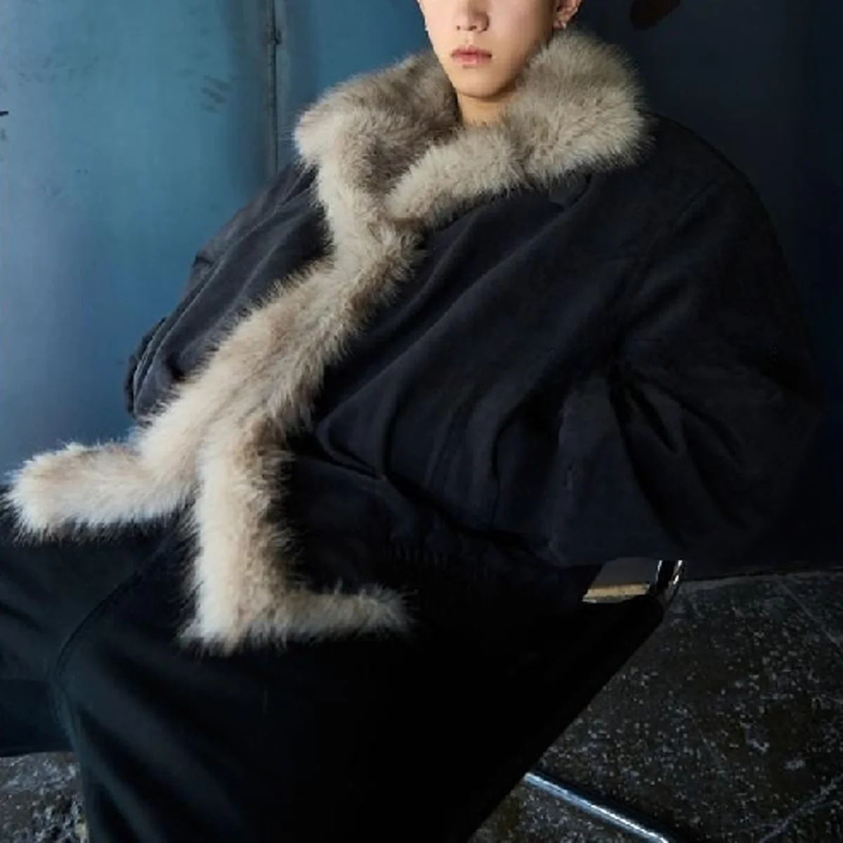 

Новая зимняя мужская хлопковая куртка 2025 года с большим меховым воротником, дизайном «Горный орёл», теплая, модная, городская, с длинными рукавами, для пар