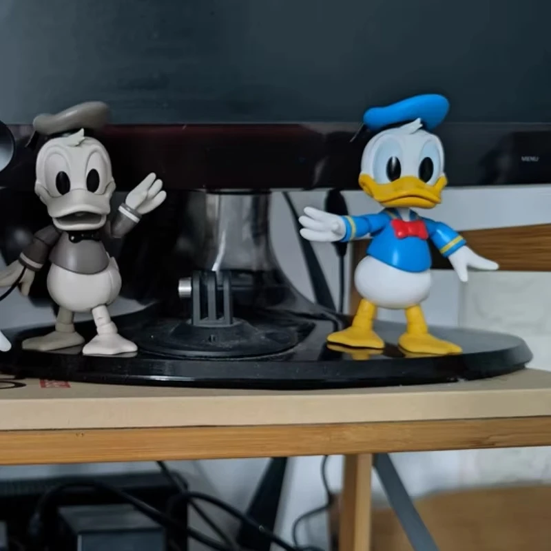 

10cm Genuine 52TOYS Donald Duck 90th Anniversary Version Mobile Action Figure Kawaii Donald Duck Desk Ornament Birthday Gift