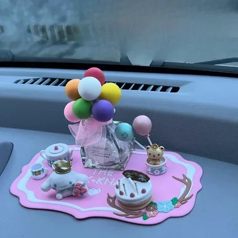 MINISO Sanrio Cinnamon Dog Car Set Center Console Ornaments Kawaii Pink Anime Birthday Ladies Car Carrier Ornaments Decorations