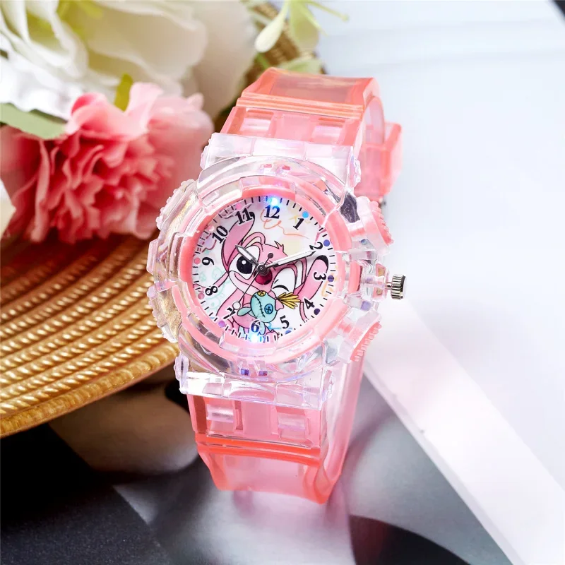 ساعة ديزني ستيتش للأطفال - ساعة كوارتز بمؤشر رقمي مضيء لطلاب المرحلة الابتدائية والثانوية