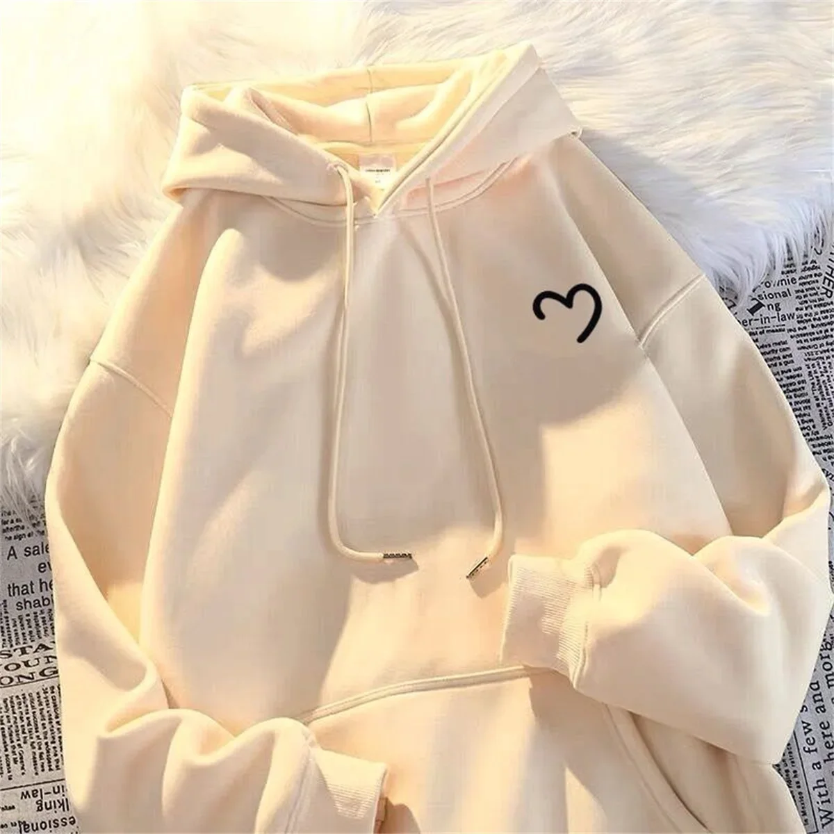 Felpa con cappuccio stampata retrò Love in tinta unita per la collezione di moda primaverile e autunnale Tendenza moda casual Top versatile e pigro