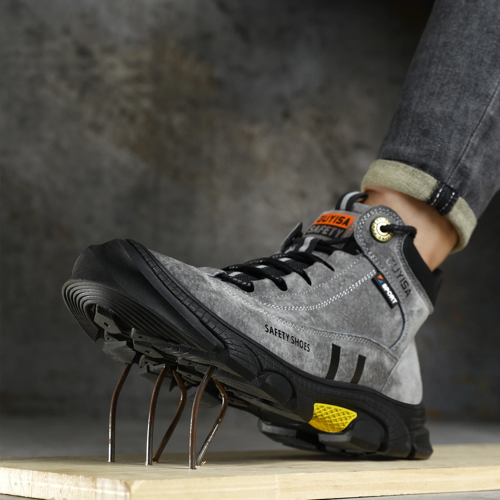 Men's work shoes with rubber soles, high heel, all-season model, anti-shatter and anti-stab protection