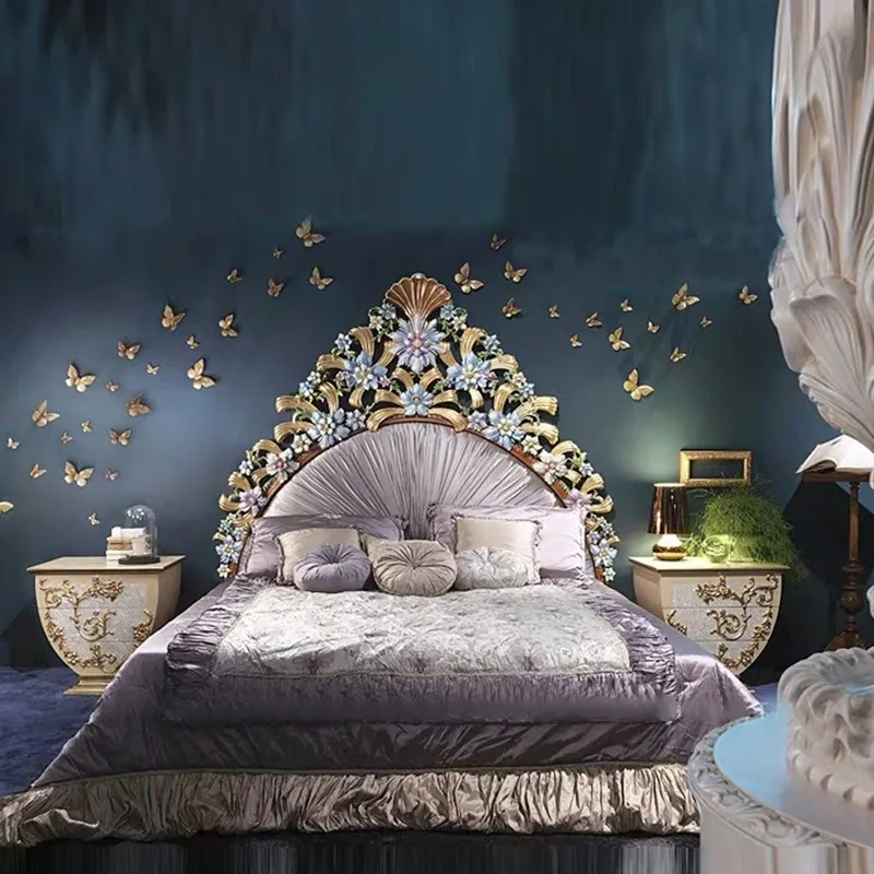 Customized European Royal Luxury Solid Wood and Fabric Bedroom Furniture Set Classic Antique Style King Size Bed