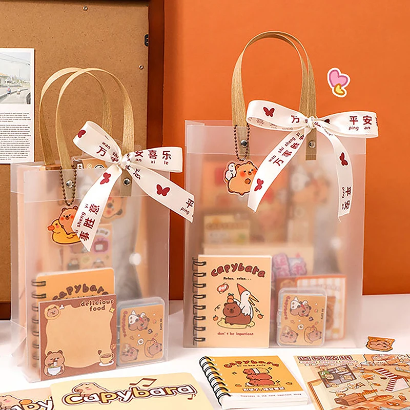 Simpatico set di cancelleria a tema capibara: ideale per studenti, uso in ufficio e occasioni regalo