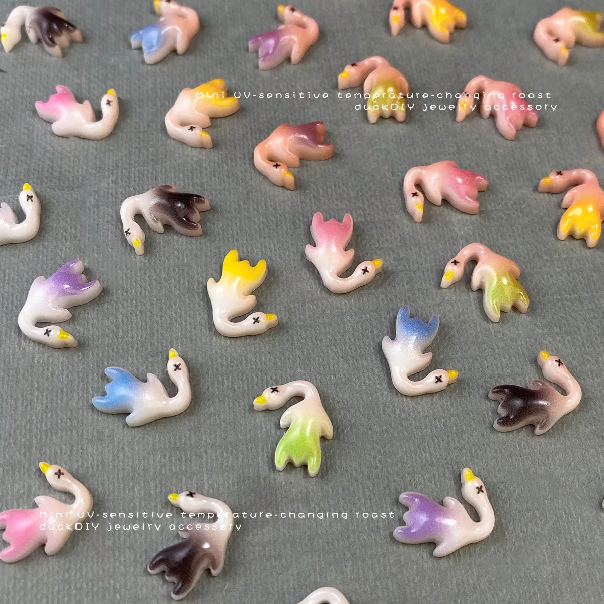 

50pc 11*10mm mini light-sensitive color-changing roast cute Cartoon duck nail art decoration diy gradient color duck Accessories