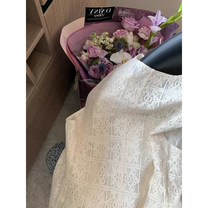 Mode Süße V-ausschnitt Spitze Weste Tanks Frauen Schlank Sexy Durchsichtig Retro Weste Koreanische Vintage Sommer Weibliche Beiläufige Elegante TanksNew