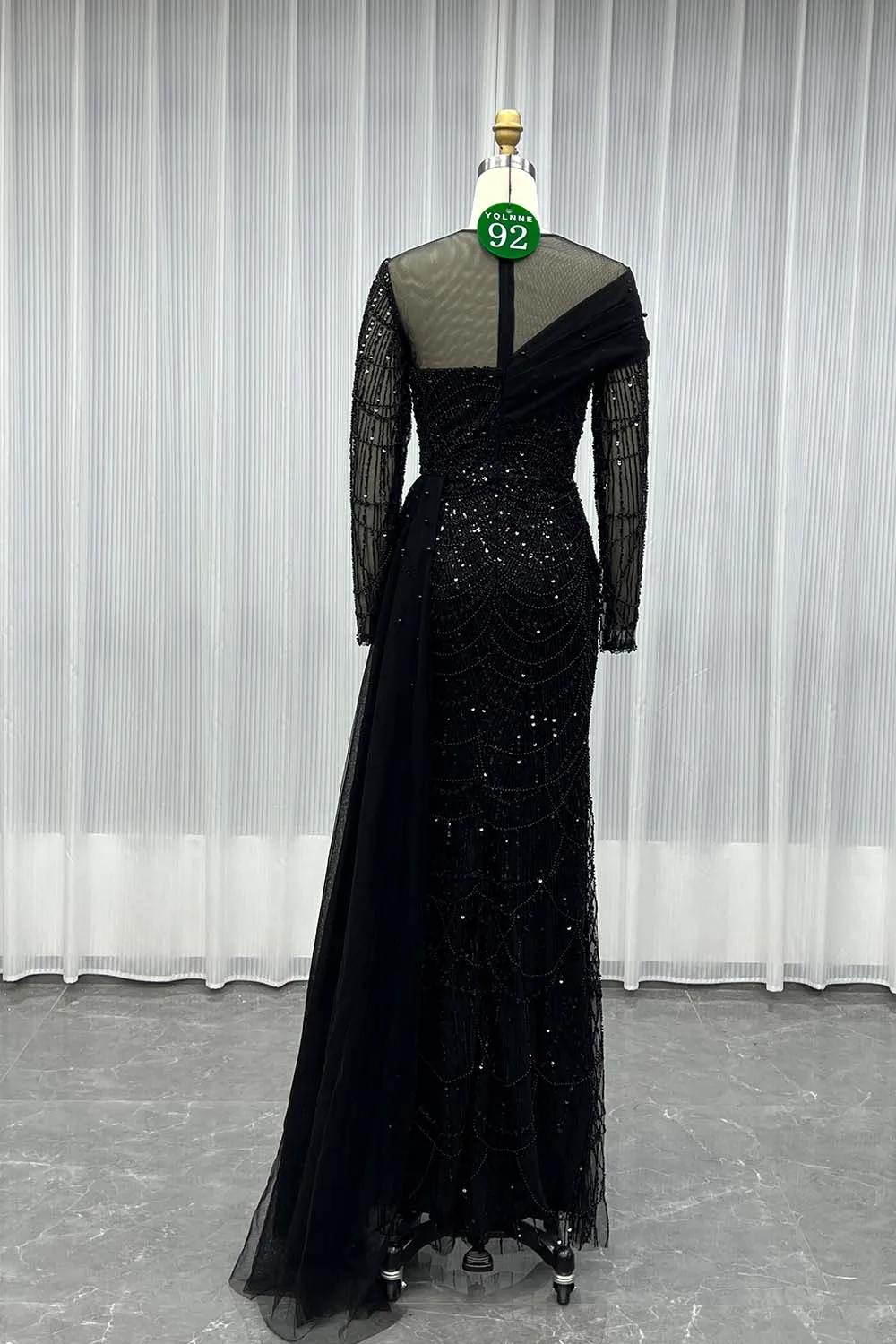 YQLNNE 092 Robe de soirée noire à manches longues et perles