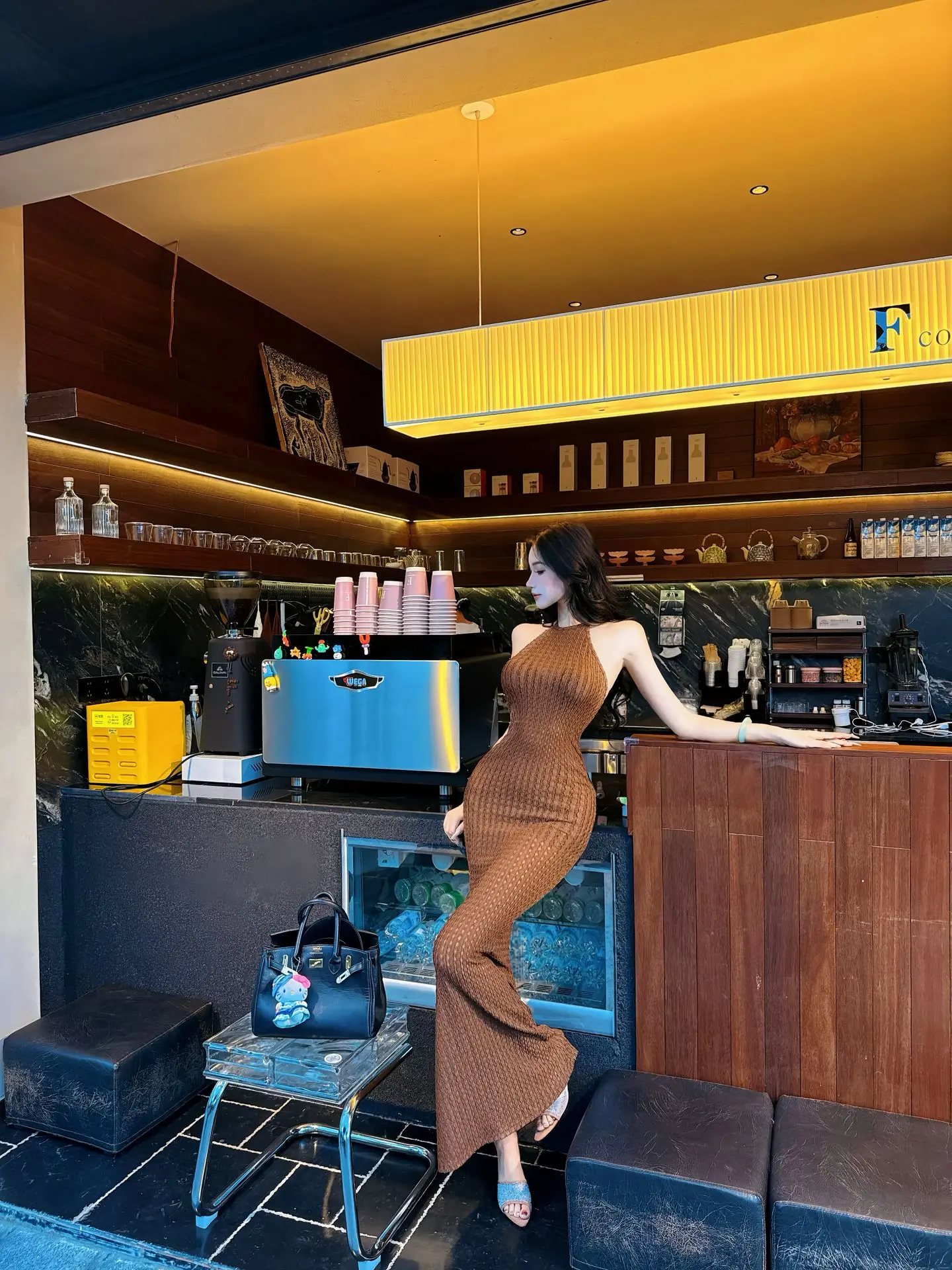 

Новое женское вязаное платье с открытой спиной и завязками на шее, с завышенной талией, облегающее, элегантное, средней длины, без рукавов, для офиса