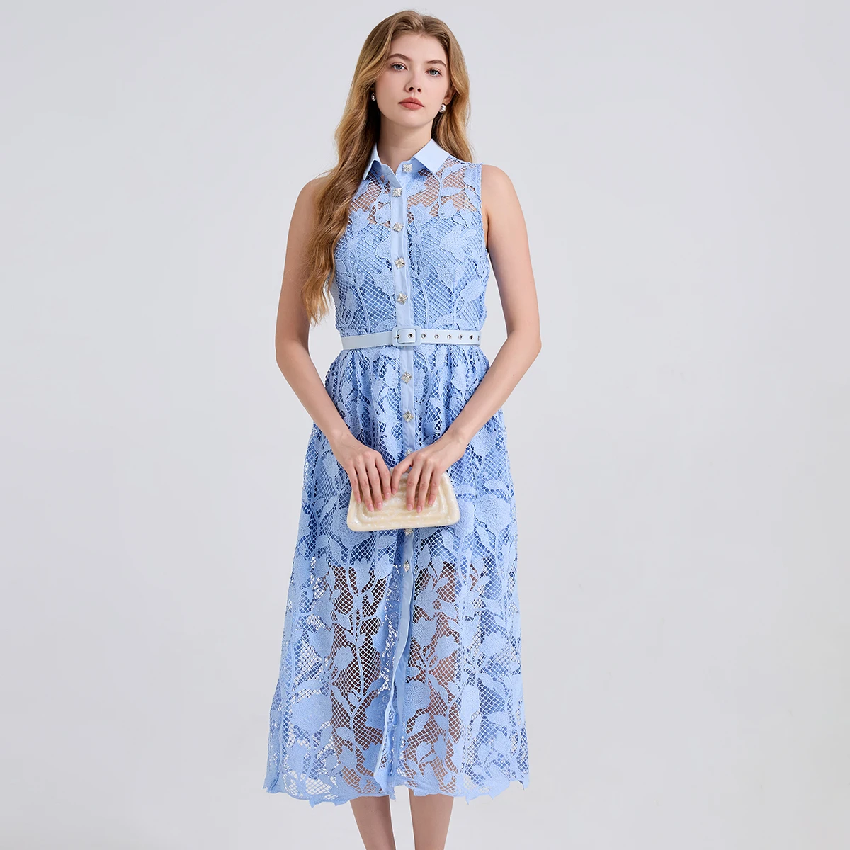 Robe d'été britannique rétro contrastée, col de chemise, coupe cintrée, taille haute, sans manches, taille cintrée, boucle en diamant, jupe trapèze