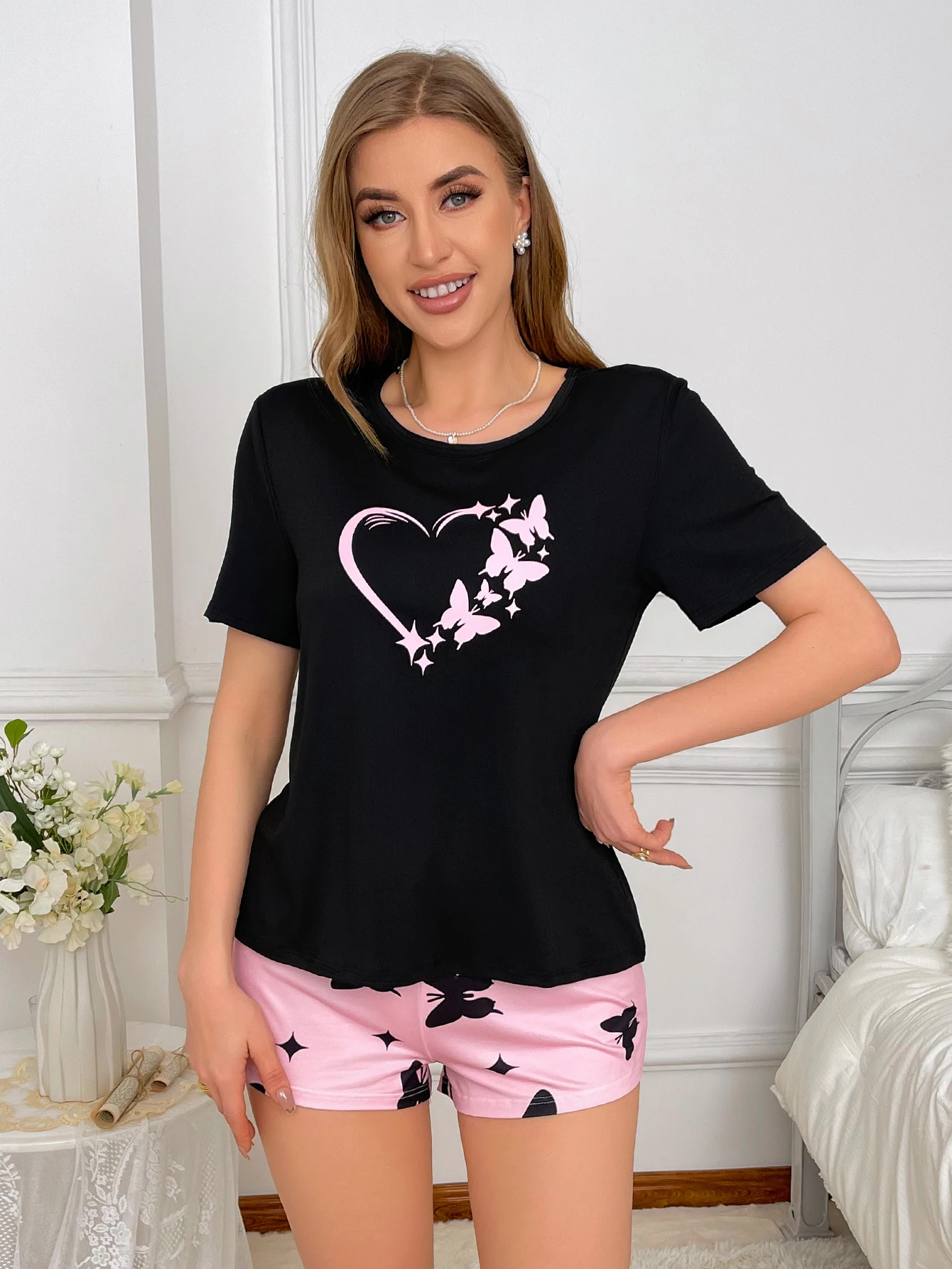 Women\'s new style pajamas short sleeve black top heart pattern pink shorts Casual elegant two-piece home wear