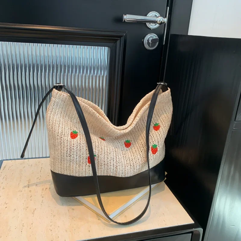 Women's  casual beautiful messenger bag fashionable portable tote bag