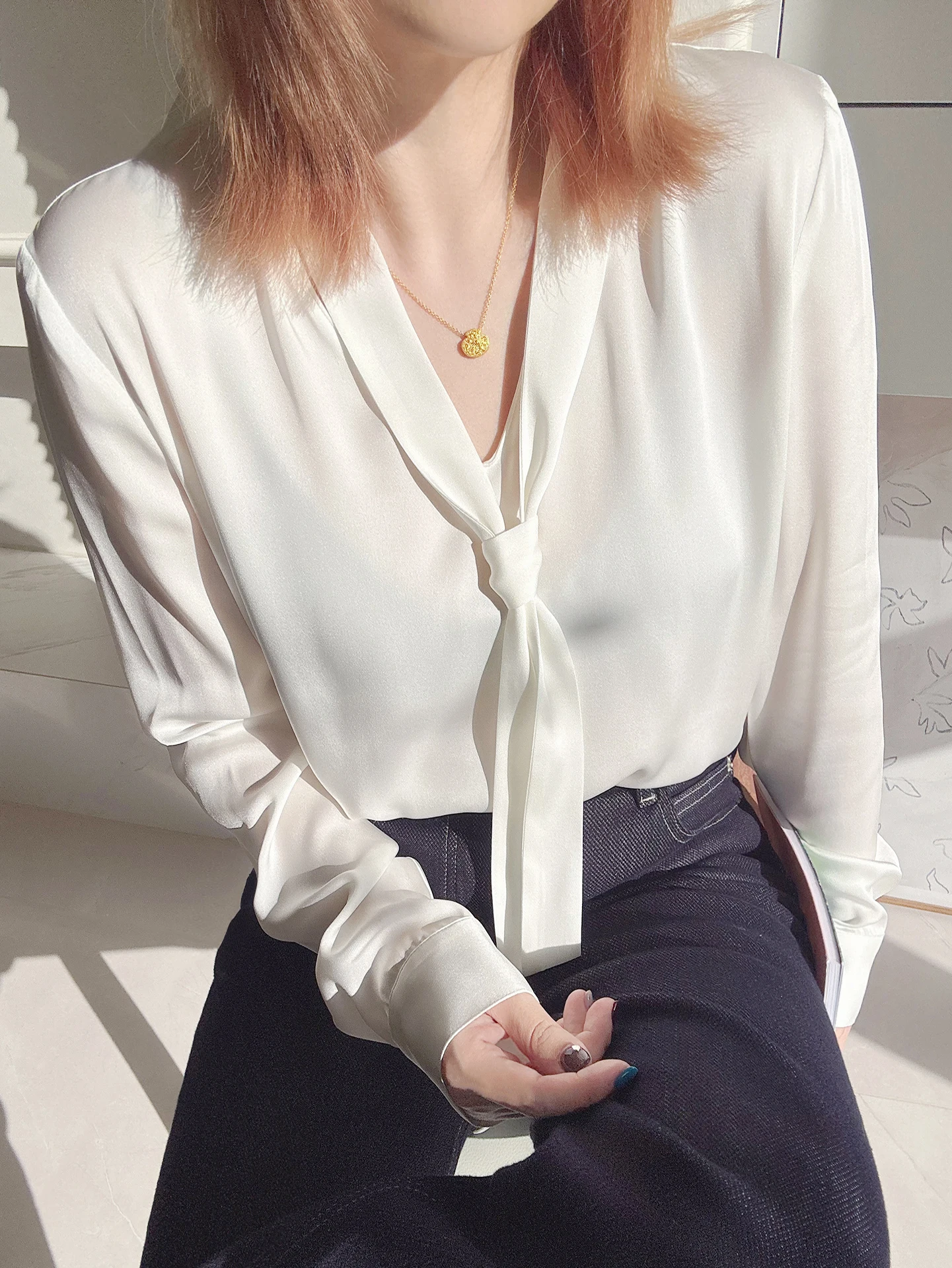 

Женская блузка из облачного бархата, мягкая, легкая, низкопрофильная, роскошная, из шелковой двойной марли и атласа, с V-образным вырезом, с лентой, во французском стиле