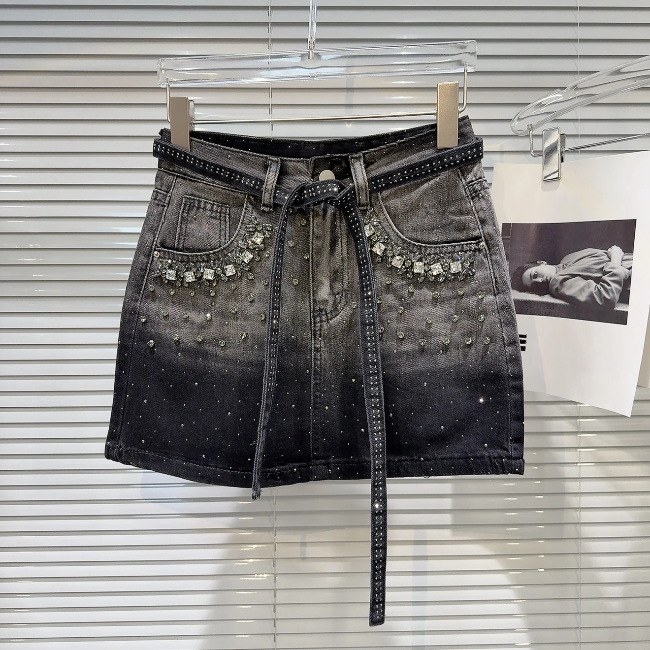 Streetwear Rhinestone Beads Straps Heavy Industry Short A Word Denim Skirt Women Summer New High Waist Slim Mini Skirt Faldas