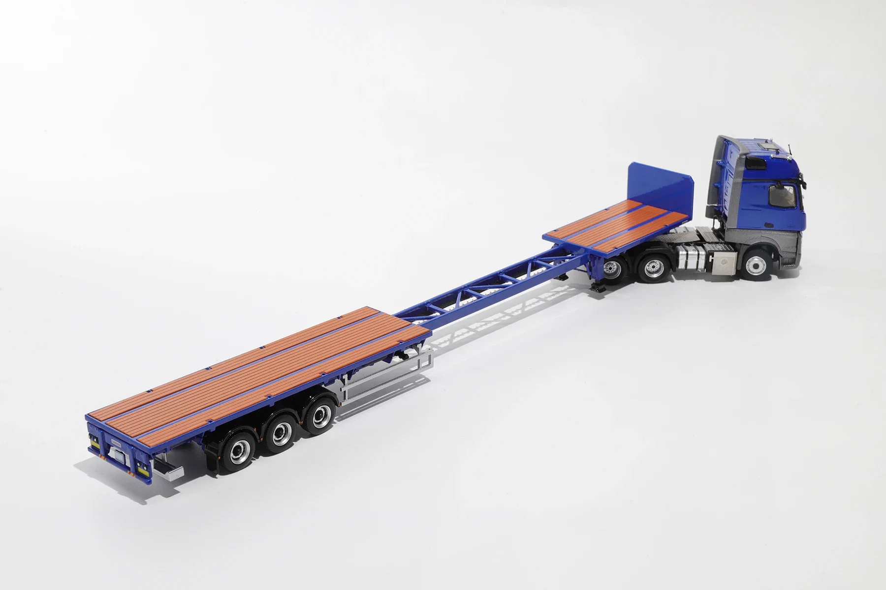 Diecast Car Model G.C.D. Actros Gigaspace 6x2 Sattelzugmaschine & Scalable Trailer 1:64 497# 498# 499#