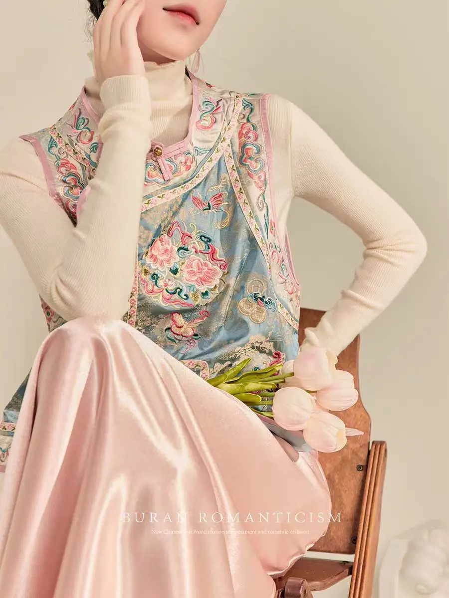 Haut Cheongsam de luxe brodé de fleurs pour femmes, gilet sans manches, Style chinois Hanfu Qipao Tang, vêtements d'extérieur traditionnels à boutons