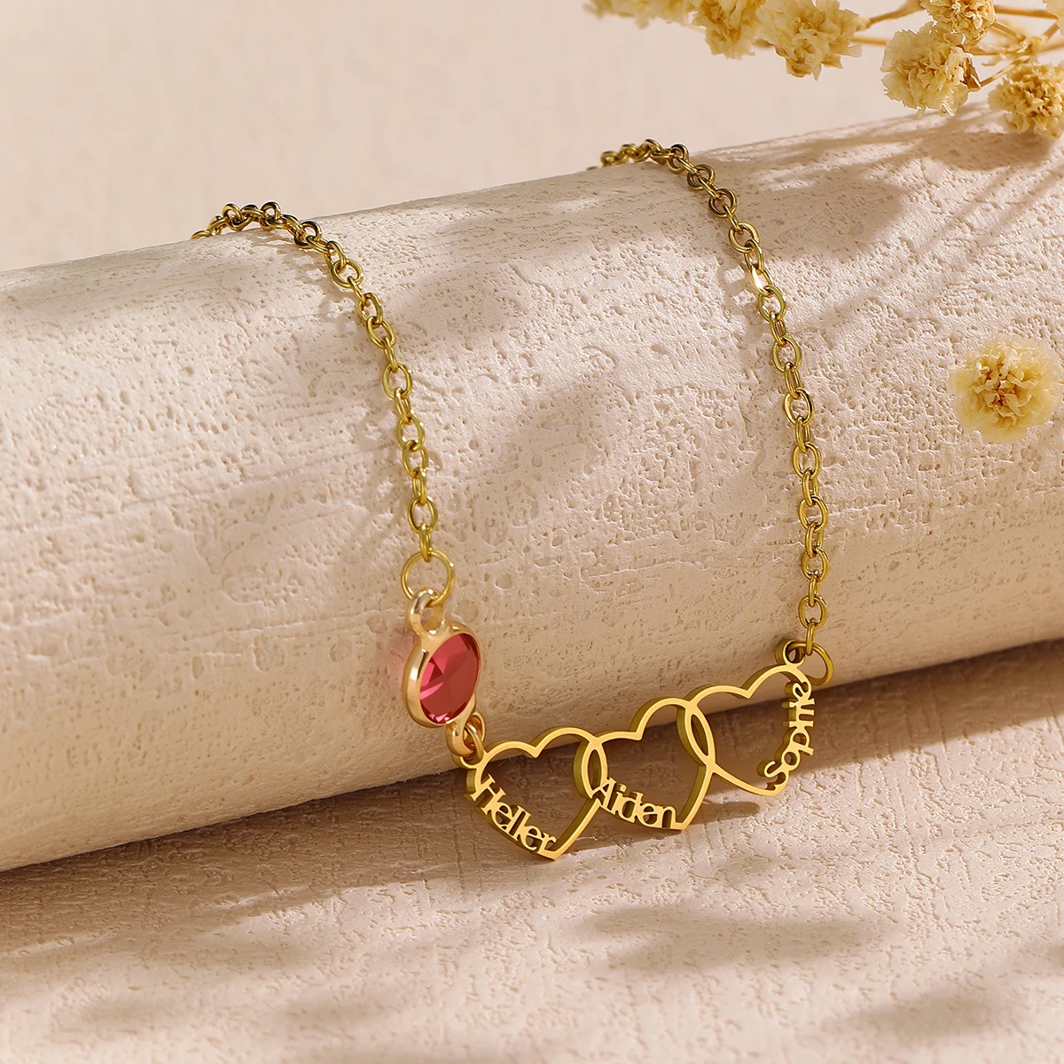 Kalung Tiga Nama Kustom Baja Tahan Karat Liontin Tiga Hati Perhiasan Pribadi untuk Ibu dengan Nama Anak Kalung Keluarga ﻿