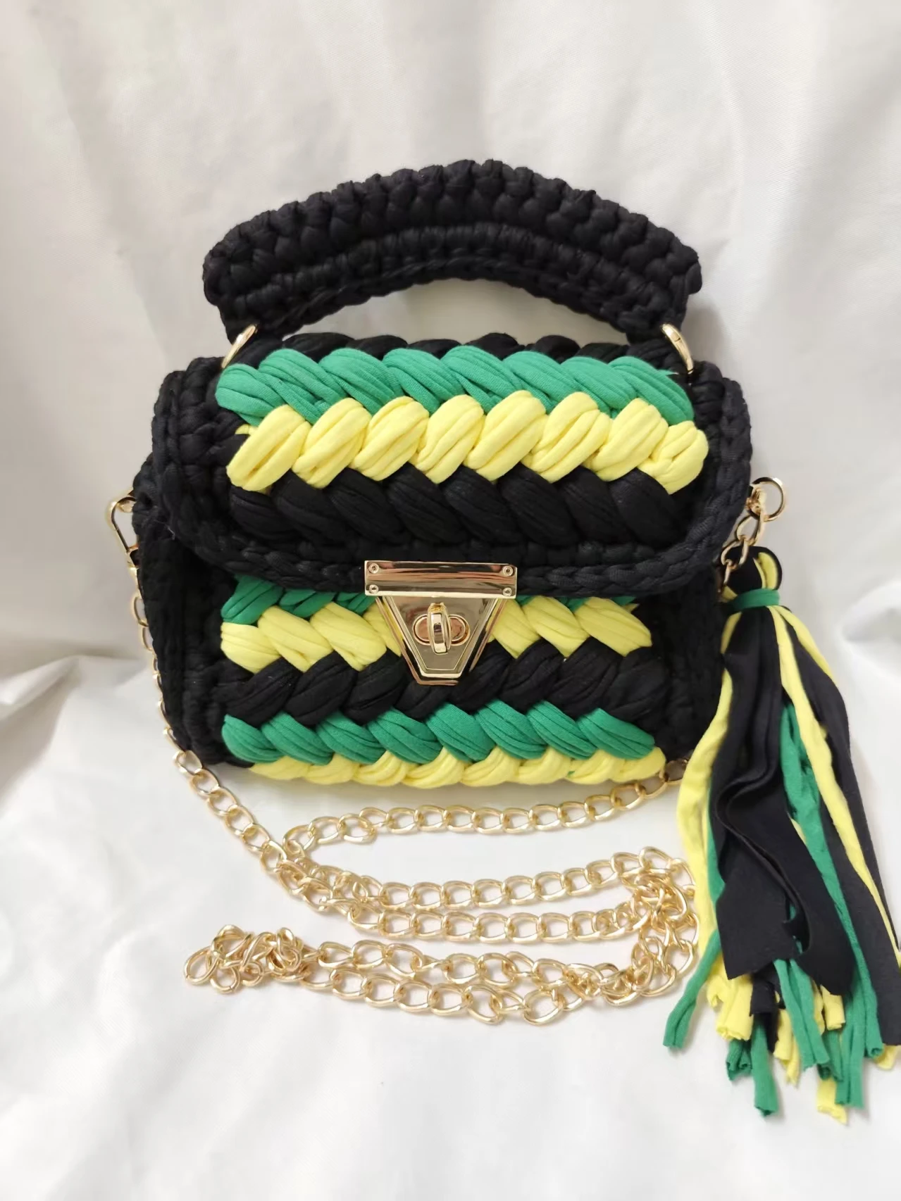 

Yiwu Yingzi Handmade Crochet Chain Bag with Colorful Algae-patterned Florals