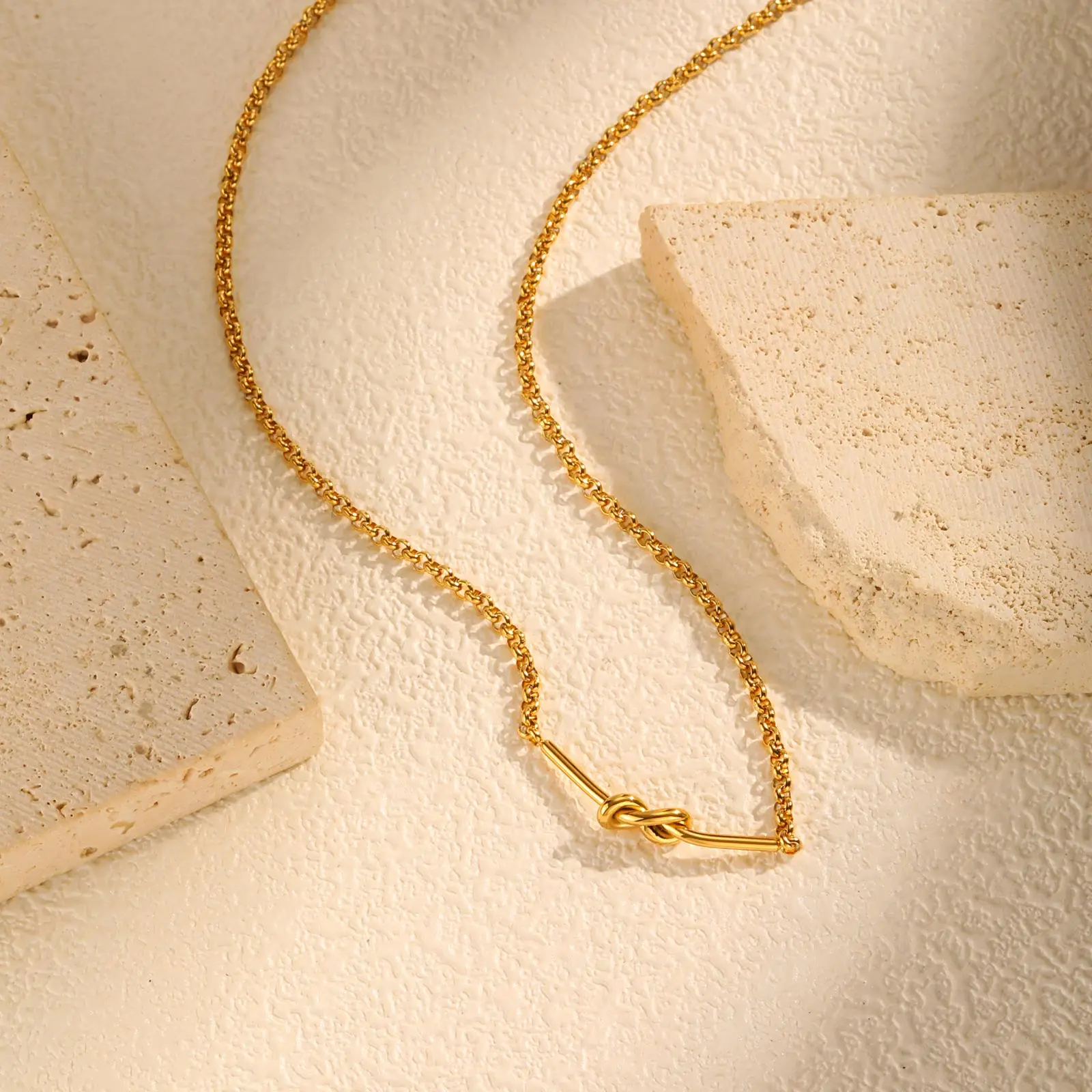 قلادة سلسلة ربط بعقدة بسيطة للنساء، قلادات من الفولاذ المقاوم للصدأ مطلية بالذهب، هدية مجوهرات مقاومة للماء