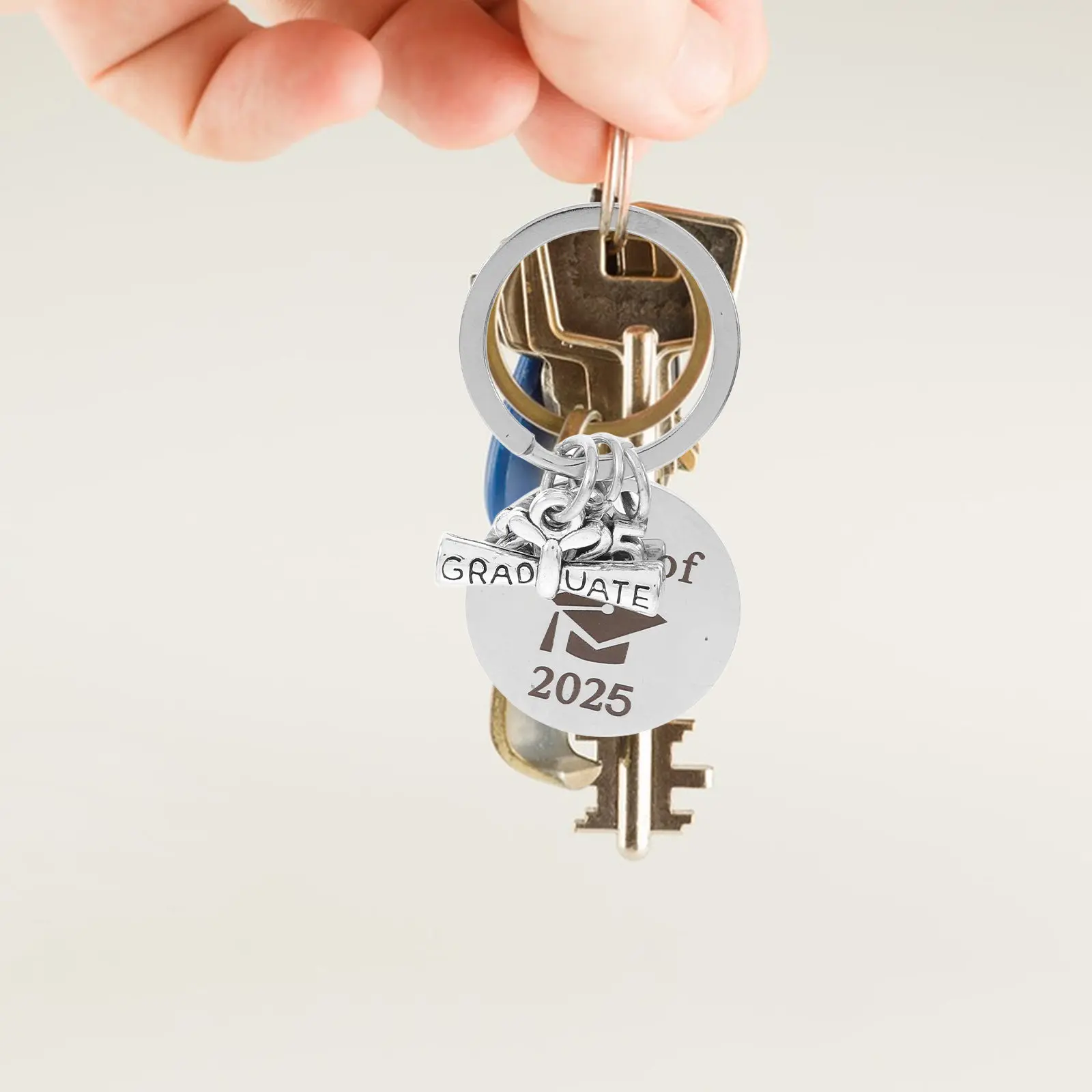 2025 Graduation Keychain Stainless Steel Class Year Keepsake Motivational Jewelry Accessory for Him Her Graduate Degree College