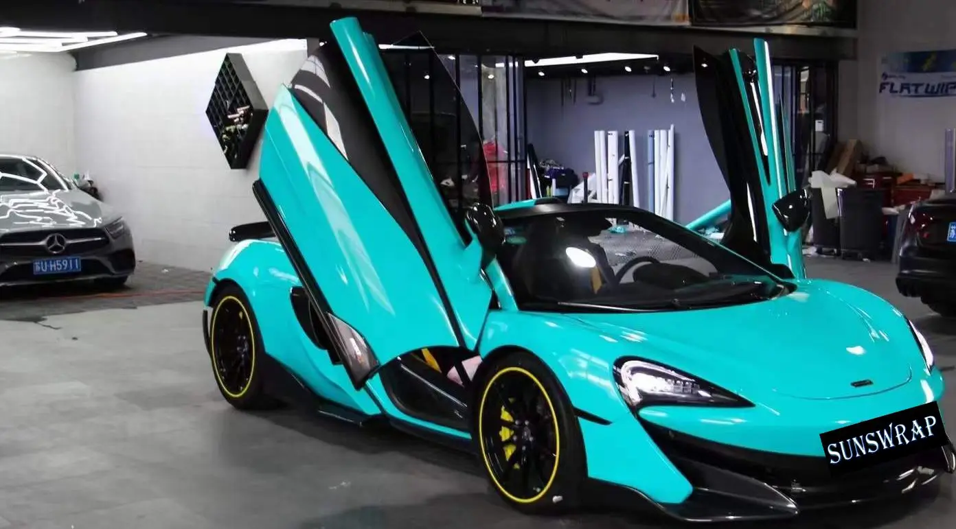 

2025 Новая ультра глянцевая виниловая фольга, пленка для автомобиля, рулон, ПВХ-наклейка, черные водонепроницаемые самоклеящиеся виниловые наклейки, 5x59 футов/рулон