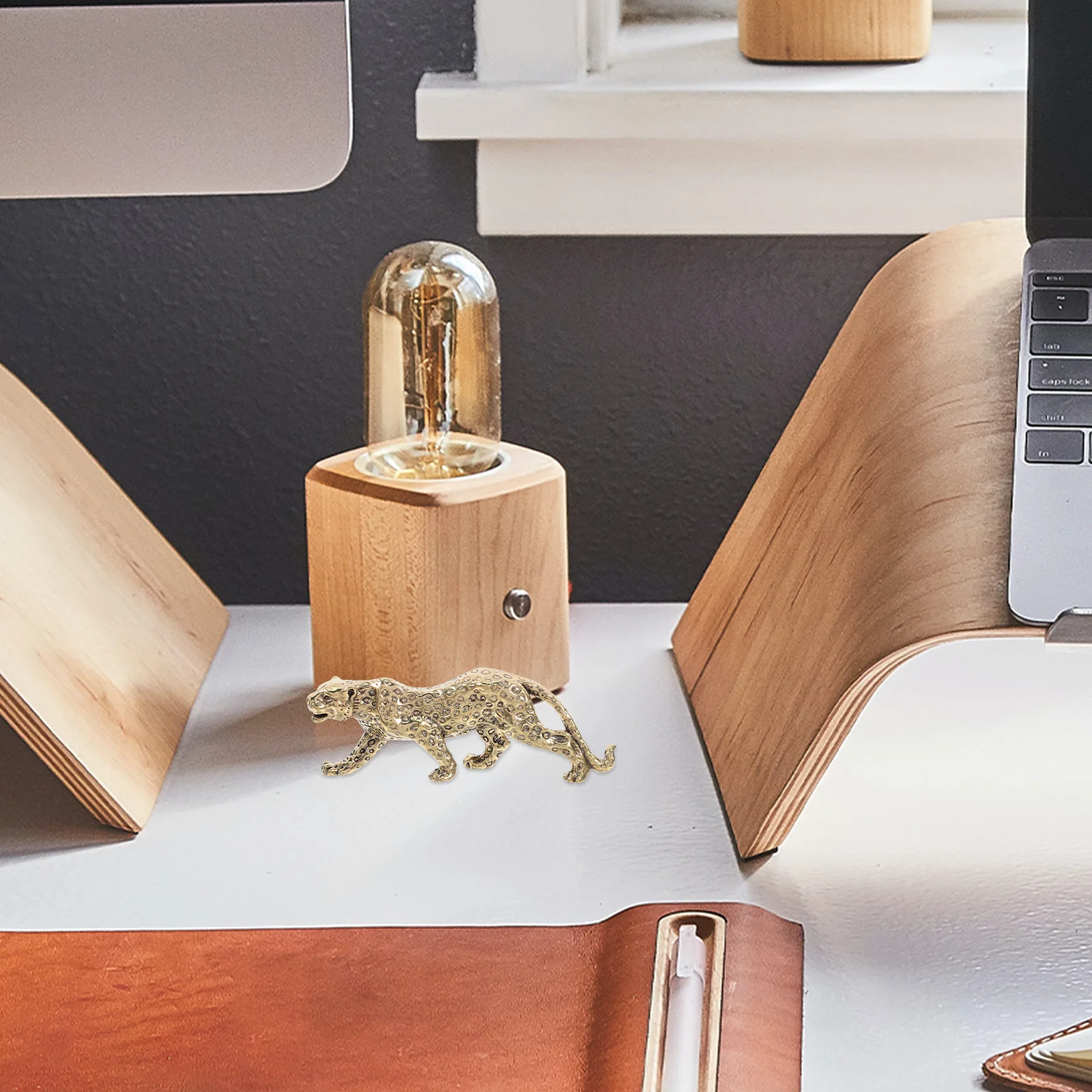 

Brass Leopard Premium Craft Animal Statue Decor For Home Office Desktop Vintage Golden Brass Adornment Small Desktop Decor