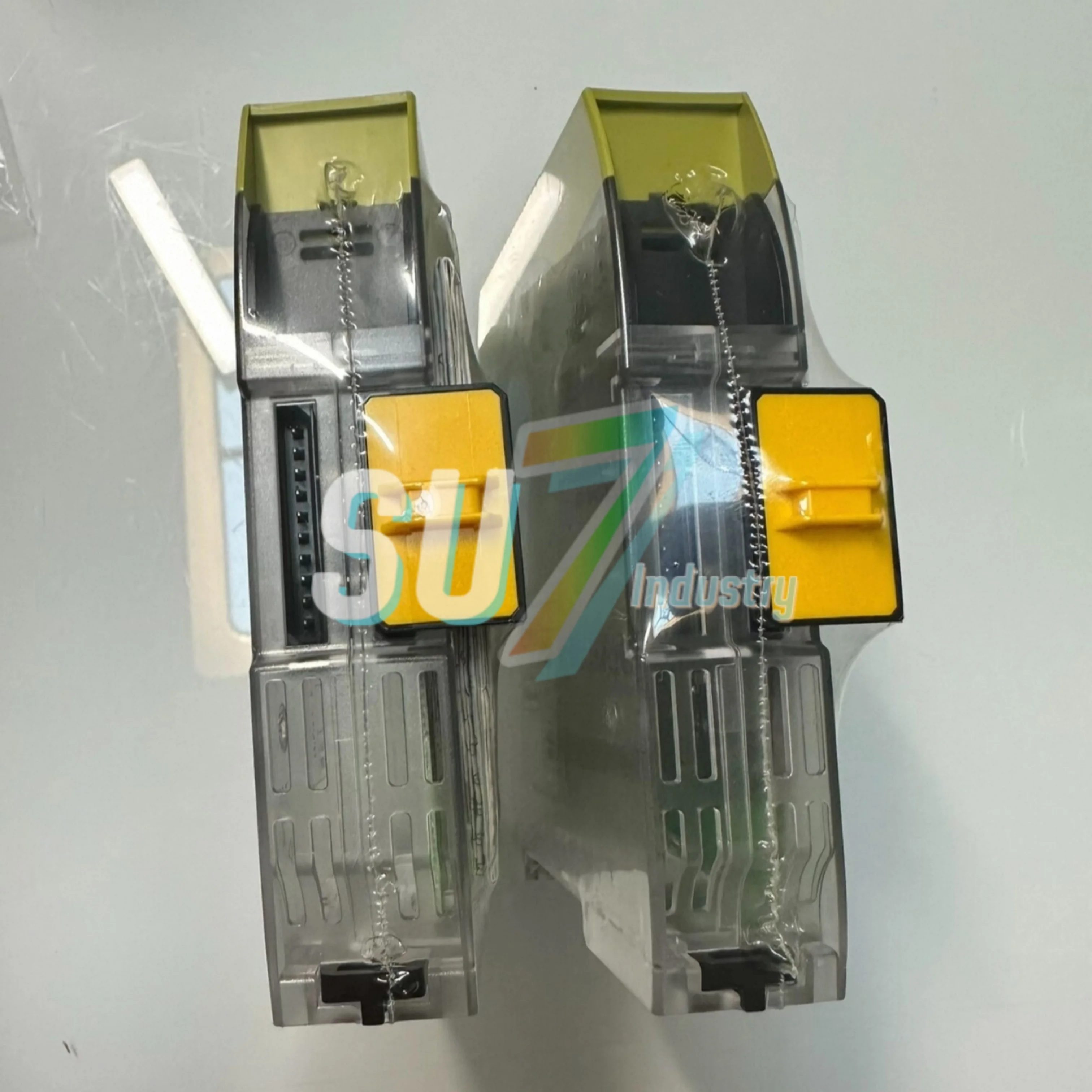 772130 PNOZ m ES 772132 PNOZ m ES وحدة الاتصالات الجديدة في المخزون