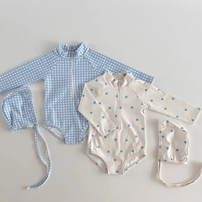 

Детский купальник One Piece для девочек в корейском стиле, в клетку и горошек, с длинными рукавами, с шапочкой для плавания, для малышей и детей, бикини