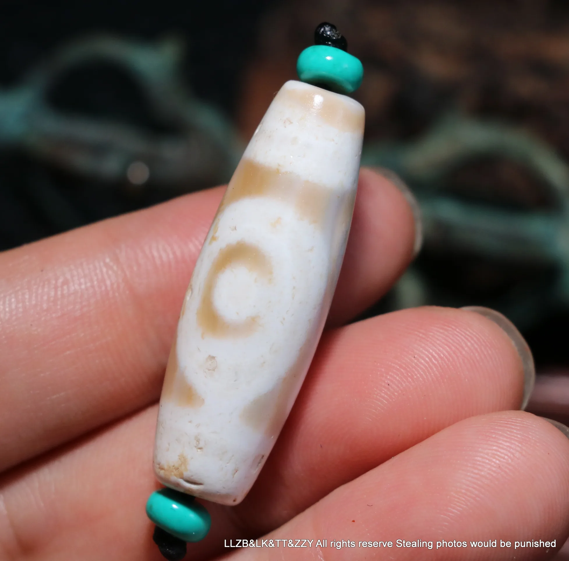 

Energy Tibetan old Agate Light Color Harmonious Heaven&Earth Symbolize Totem dZi Bead Pendant LKbrother Sauces UPD0904A01