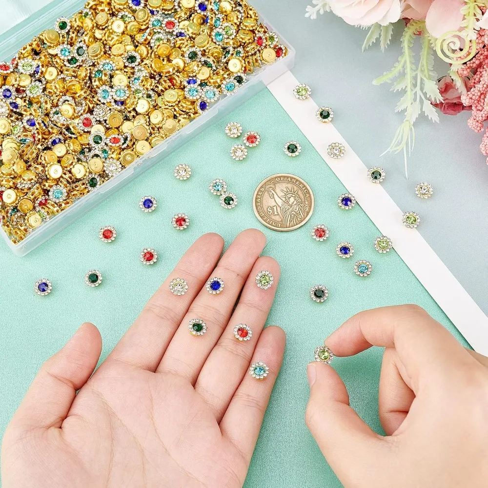 600 PCS 8mm ดอกไม้รูปร่าง Rhinestone เย็บ 6 สี Bright กลับแบนลูกปัดปุ่มคริสตัล Embellishments ปุ่มสําหรับทําชุด