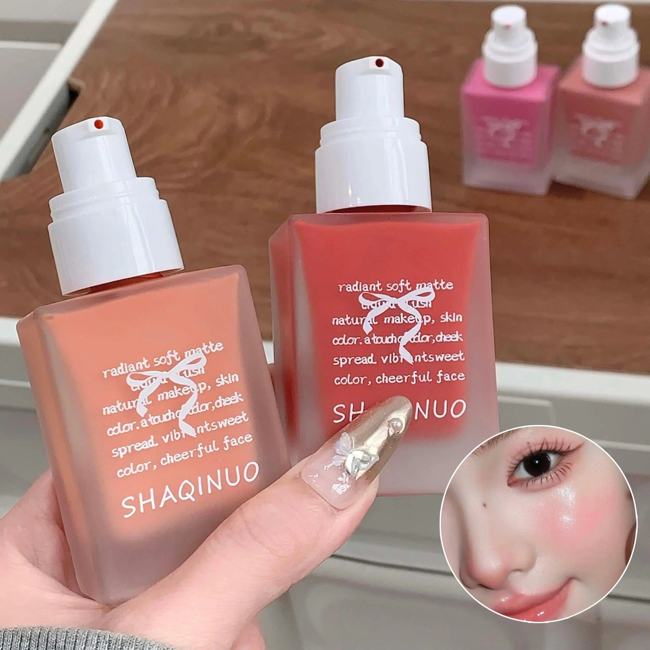 Vier kleuren vitaliteit Vloeibare Blush Hydraterend en gemakkelijk aan te brengen Face Rouge Cheek Makeup Blush