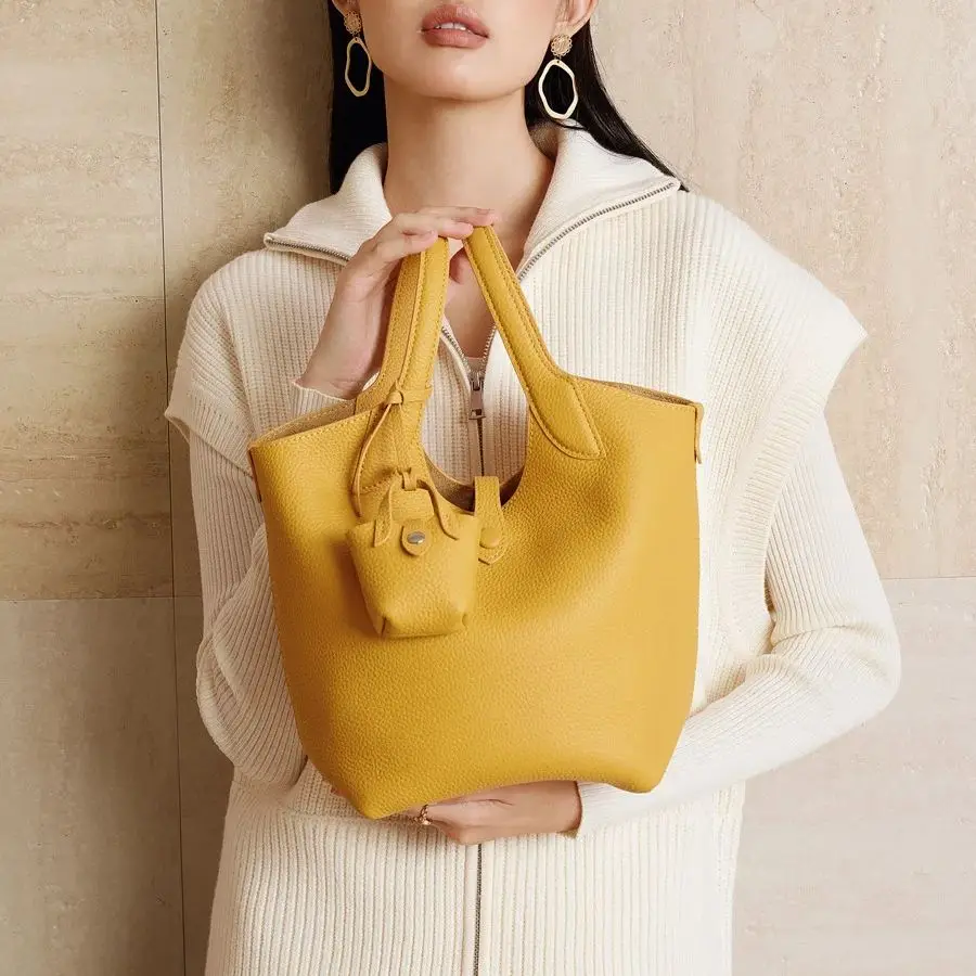 Versatile Tote Bag Elegant Shoulder Crossbody Bag Soft Leather Design Generous Capacity Dopamine-Inspired Style