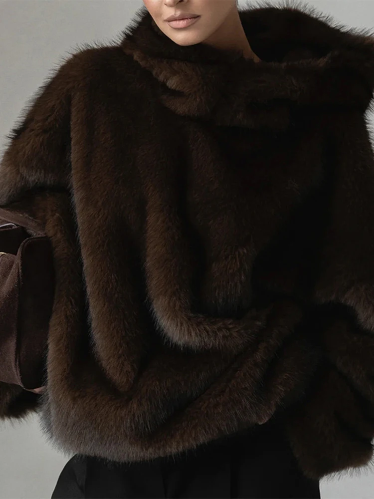 الشتاء البني فو الفراء مقنعين معطف المرأة كم كامل الدافئة سميكة فضفاضة بلوفر قطيفة الإناث 2025 سيدة الموضة أبلى جديد