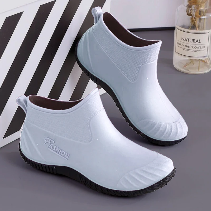 Rain boots women\'s fashion outdoor rain boots adult wear-resistant rubber shoes summer non-slip waterproof short tube rain boots