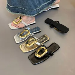 2026 Zomer Lage Hak Franse Vierkante Teen Slippers voor Dames Nieuwe Mode Niche High-end Retro Elegante Sandalen Damesschoenen