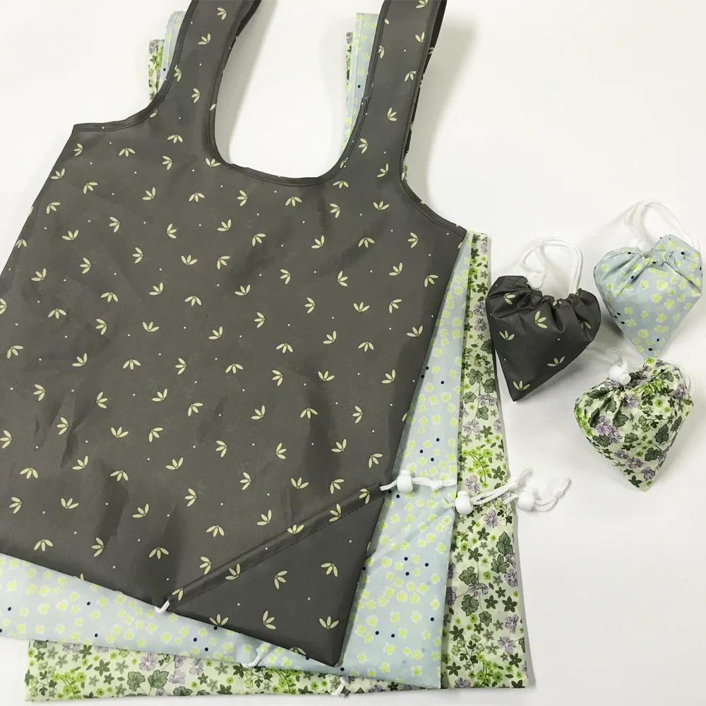 Exquisite Stylish Full Page Pattern Foldable Strawberry Bag Wholesale Lightweight Recycled T-shirt Bag Trendy Vest Style Handbag