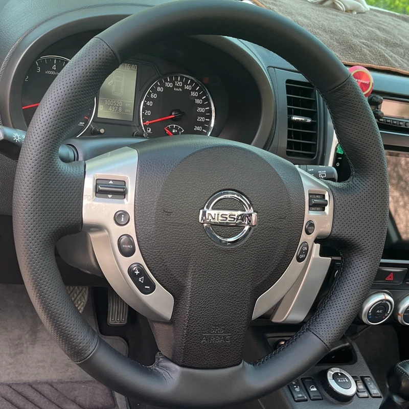 DIY ręcznie szyte czarne sztuczne skórzane pokrycie kierownicy samochodu dla Nissan Qashqai 2007-2013 Rogue X-Trail akcesoria samochodowe