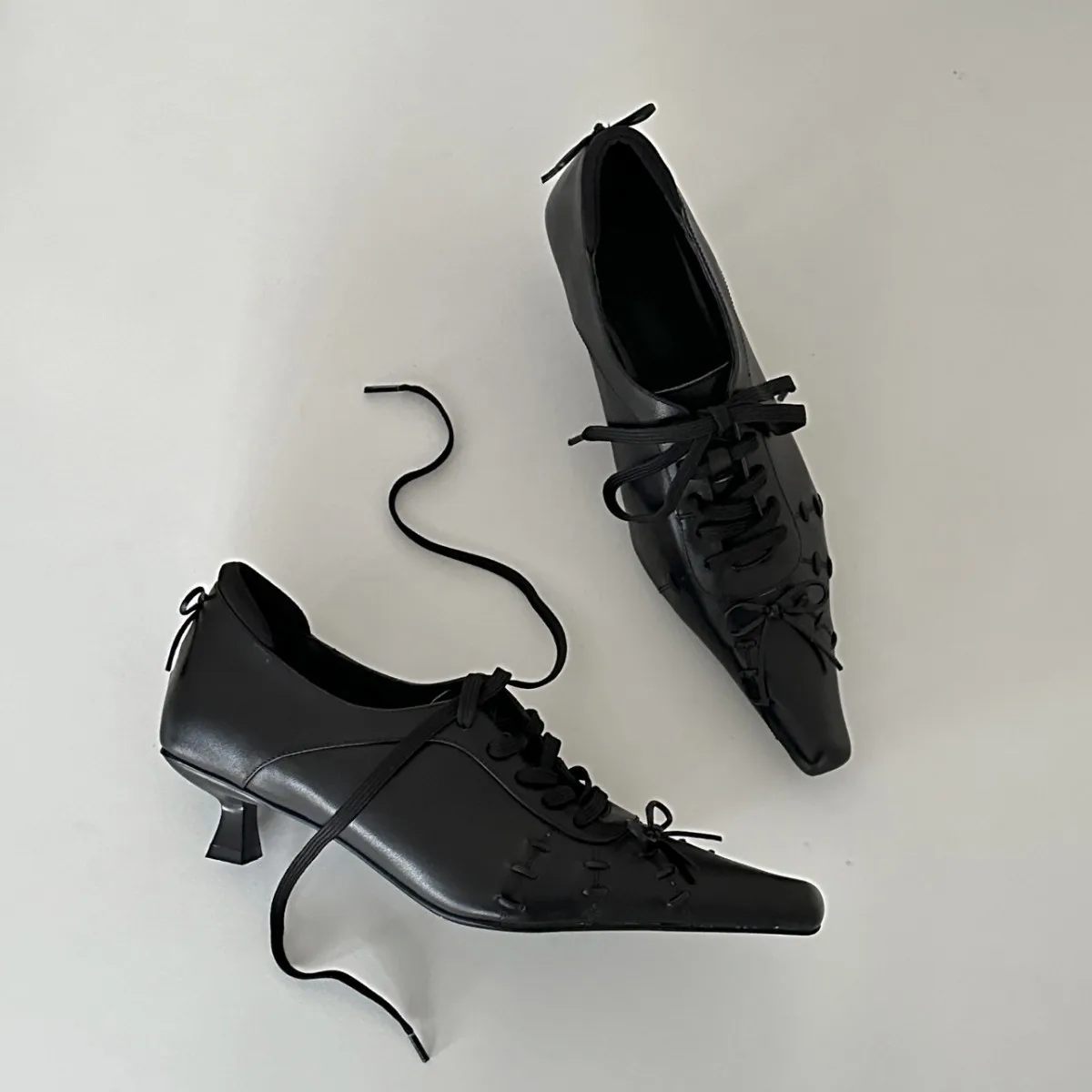 

Vintage Thick Heel Shoes Women's Spring New Black Square-Toe Lace-Up Mid-Heel Leather Pumps Bow Knot Office Work Heels Women