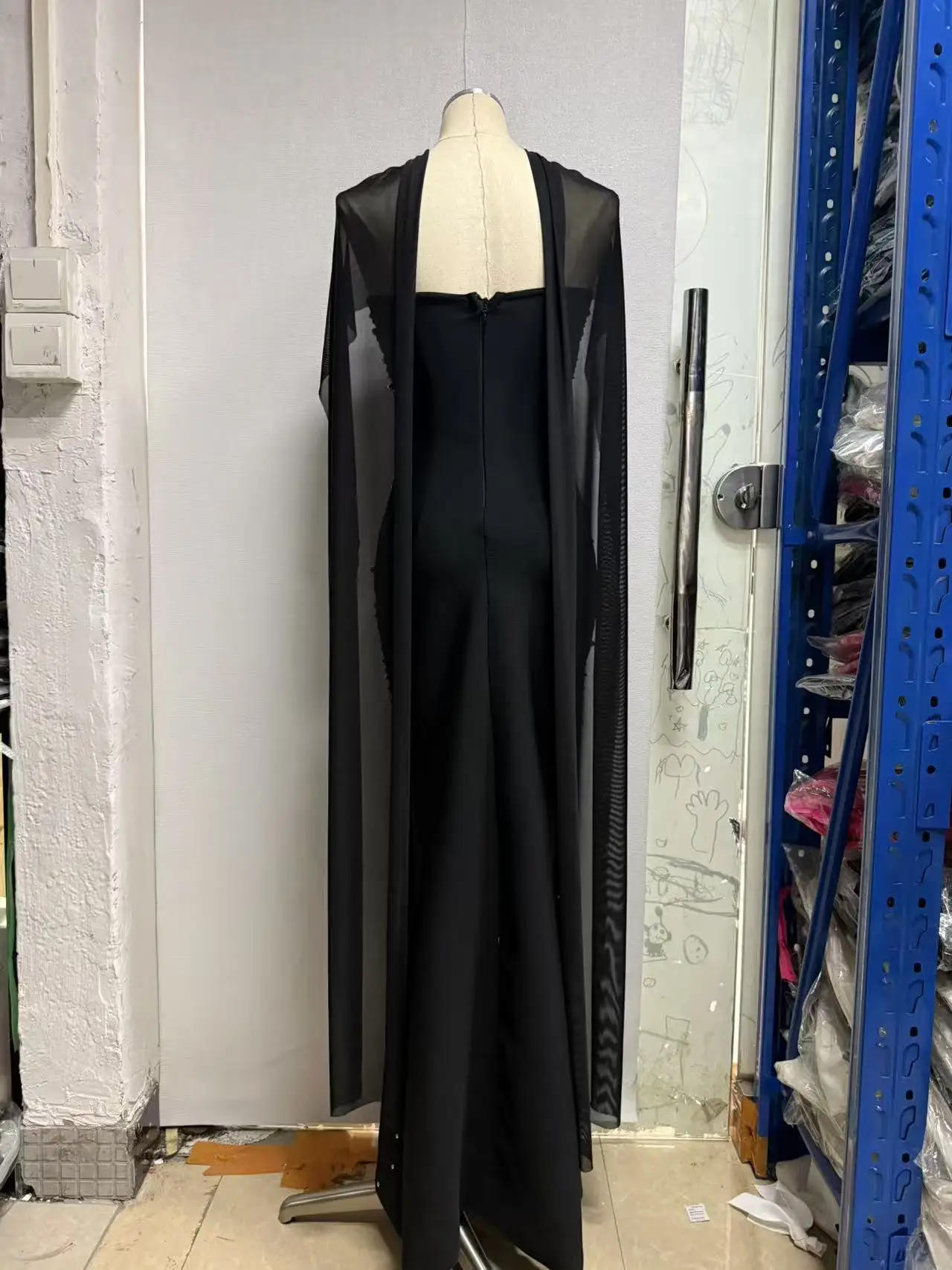 Robe châle longue de luxe à perles pour femmes, élégante, tricotée, de haute qualité, à bandes noires, robe de soirée, de bal d'anniversaire, de Gala