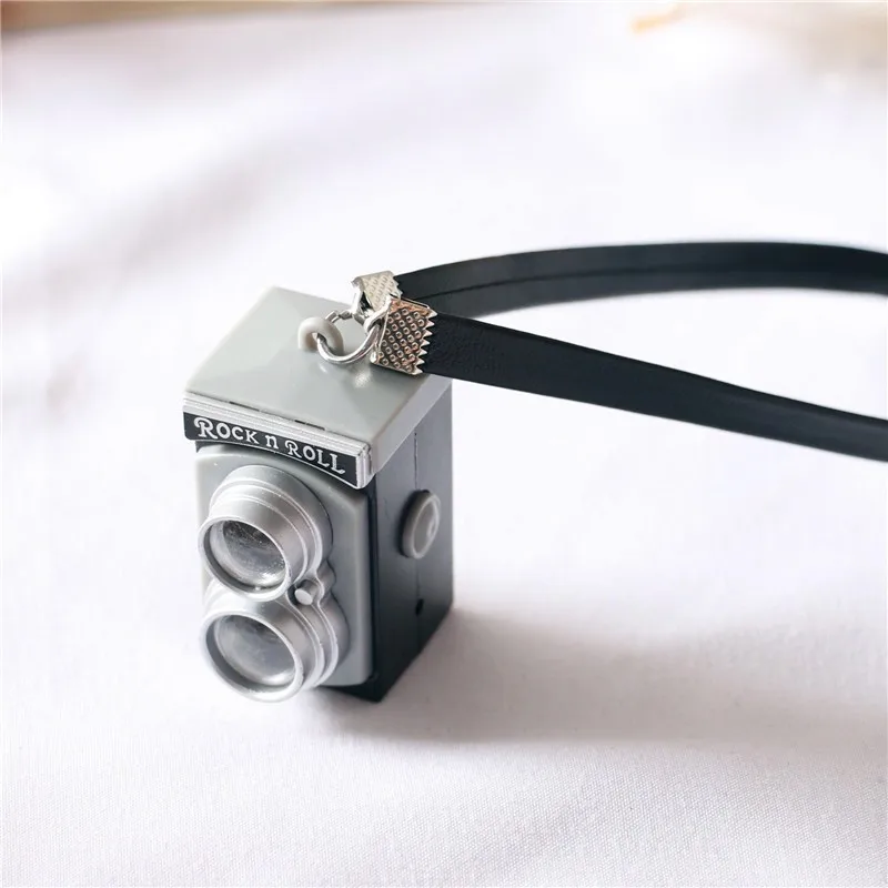 1Pc Plastic Photobooth Props Mini Retro Digital Camera Model for Dollhouse Home Decoration Accessories Birthday Christmas Gifts