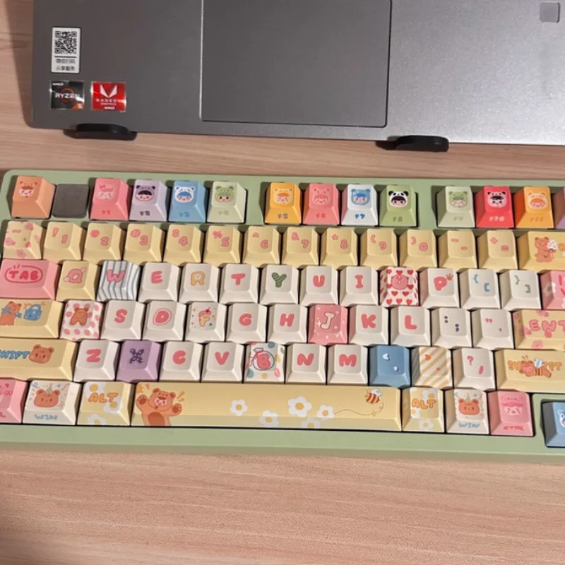 

Колпачок для клавиатуры в стиле куклы-медведя, новая кукла-медведь, механическая клавиатура, милый и персонализированный вишневый профиль, PBT для механических клавиатур