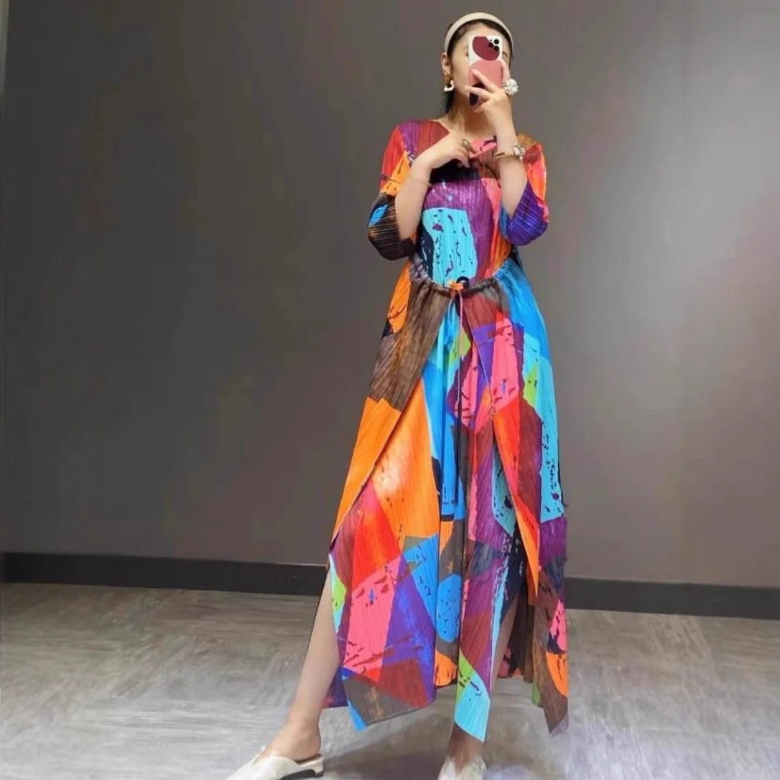 

Miyake Pleated Elegant Painted Dress, Loose and Casual Large Swing Dress, Stylish and Stylish Patchwork Waist Cinching Skirt