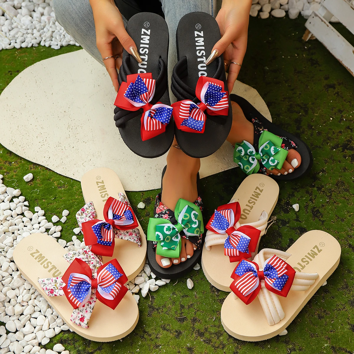 

Lightweight Eva Sole Beach Shoes for Women with Cross Straps and Fashionable Floral Sandals