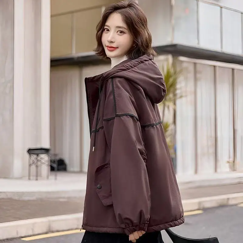 زائد المخملية باي التغلب معطف الإناث شتاء 2025 جديد دافئ القطن وسادة مبطنة ملابس خارجية غير رسمية فضفاضة أسفل معطف المرأة سترات