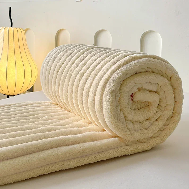 2024 New Pull-out Blanket Milk Velvet Solid Color Cover Nap Sofa Thick Warm Blanket in Autumn and Winter