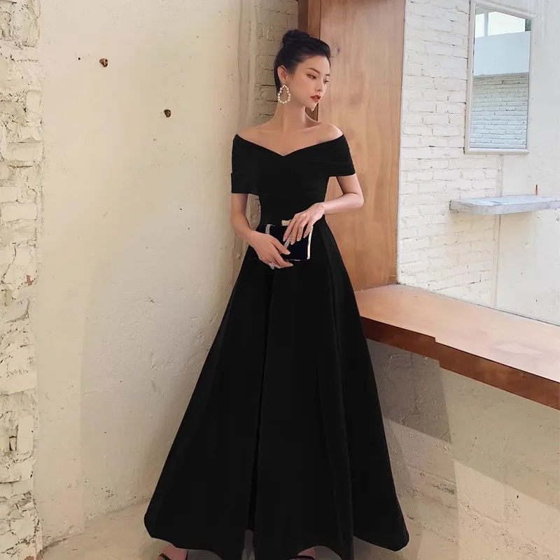 

Mauroicardi Spring Long Luxury Elegant Chic Black Soft Velvet Evening Party Wedding Dresses for Women Off Shoulder Maxi Clothes