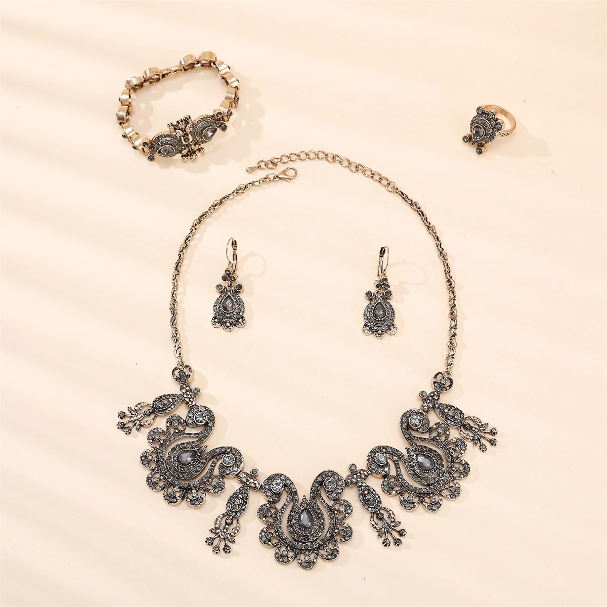 Luxury Turkish-Style Jewelry Four-Piece Set Necklace Earrings Bracelet Rings Noble Decorative Jewelry