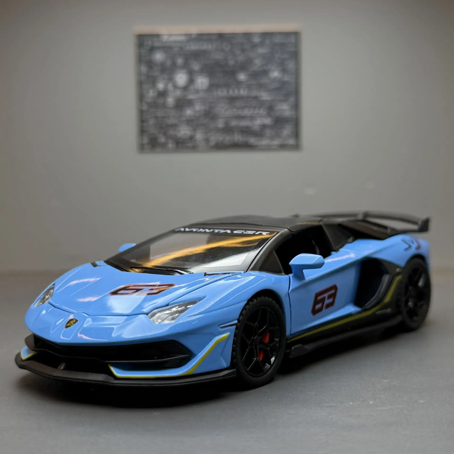 1:32 SVJ63 Alloy Diecast Supercar Model Pull Back Sound Light Simulation Vehicle Desktop Ornament For Hobby Enthusiasts Car Fans